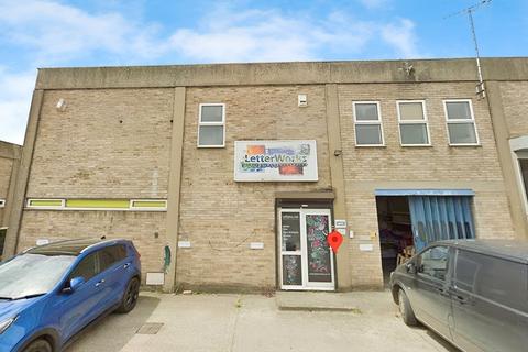 Warehouse to rent, 61-73 Loverock Rd Reading RG30 1DZ