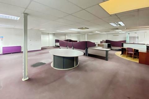 Warehouse to rent, 61-73 Loverock Rd Reading RG30 1DZ