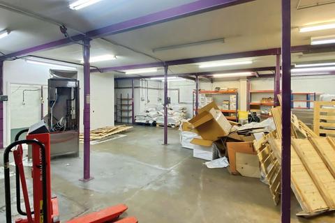 Warehouse to rent, 61-73 Loverock Rd Reading RG30 1DZ