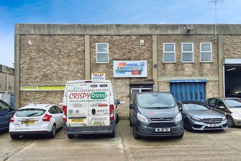 Warehouse to rent, 61-73 Loverock Rd Reading RG30 1DZ