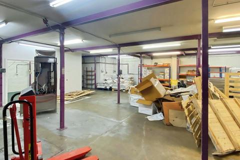 Warehouse to rent, 61-73 Loverock Rd Reading RG30 1DZ