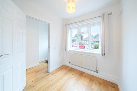 17 Sandes Place, Leatherhead, KT22 7QW