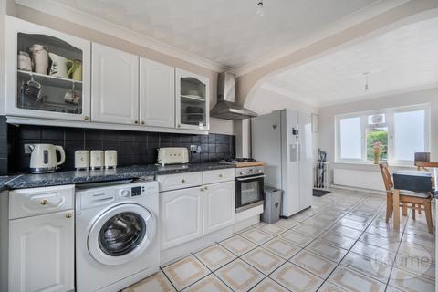 3 bedroom detached house for sale, Heathcote Road, Bordon, Hampshire, GU35