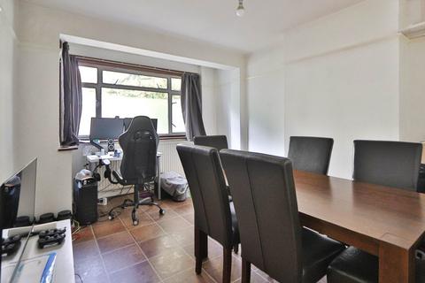 undefined, Franks Avenue, New Malden
