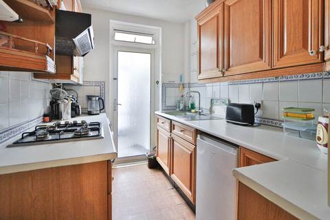 3 bedroom terraced house for sale, Franks Avenue, New Malden