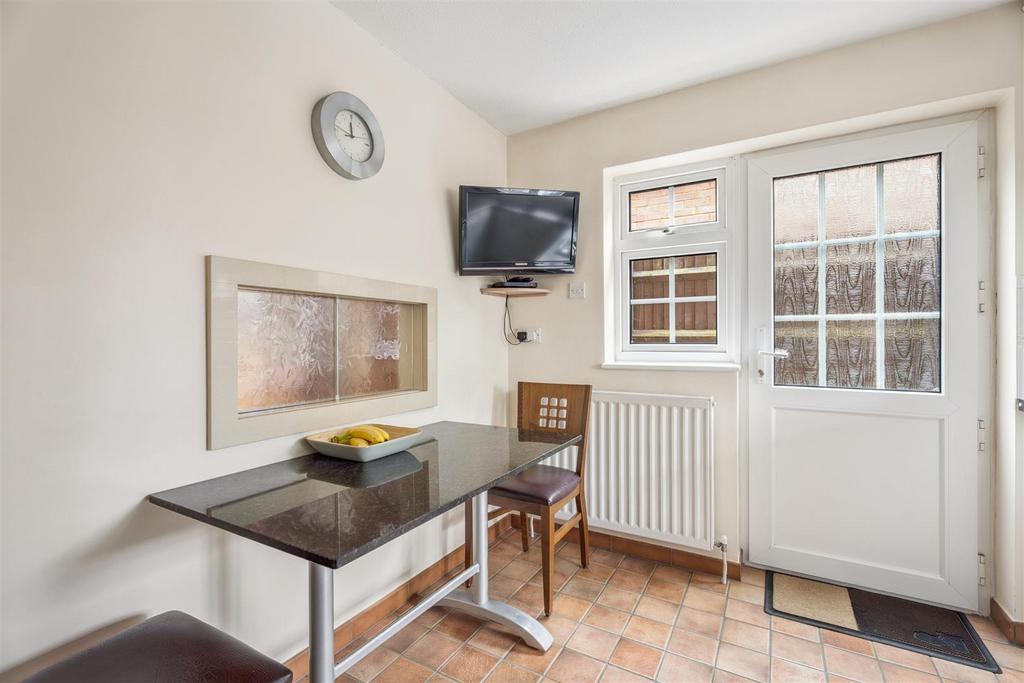 Kitchen breakfast room