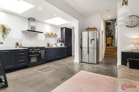 5 bedroom terraced house to rent, Nelson Road, Crouch End, N8