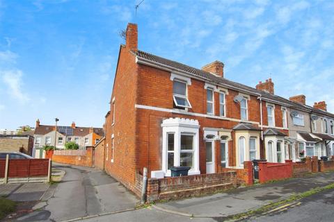 3 bedroom end of terrace house for sale, Gladstone Street, Swindon SN1