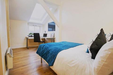 Studio to rent, West End Lane, West Hampstead