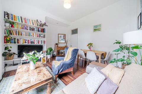 1 bedroom flat for sale, Louvaine Road, London, SW11
