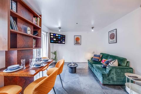 undefined, Carlyle Mews, London E1