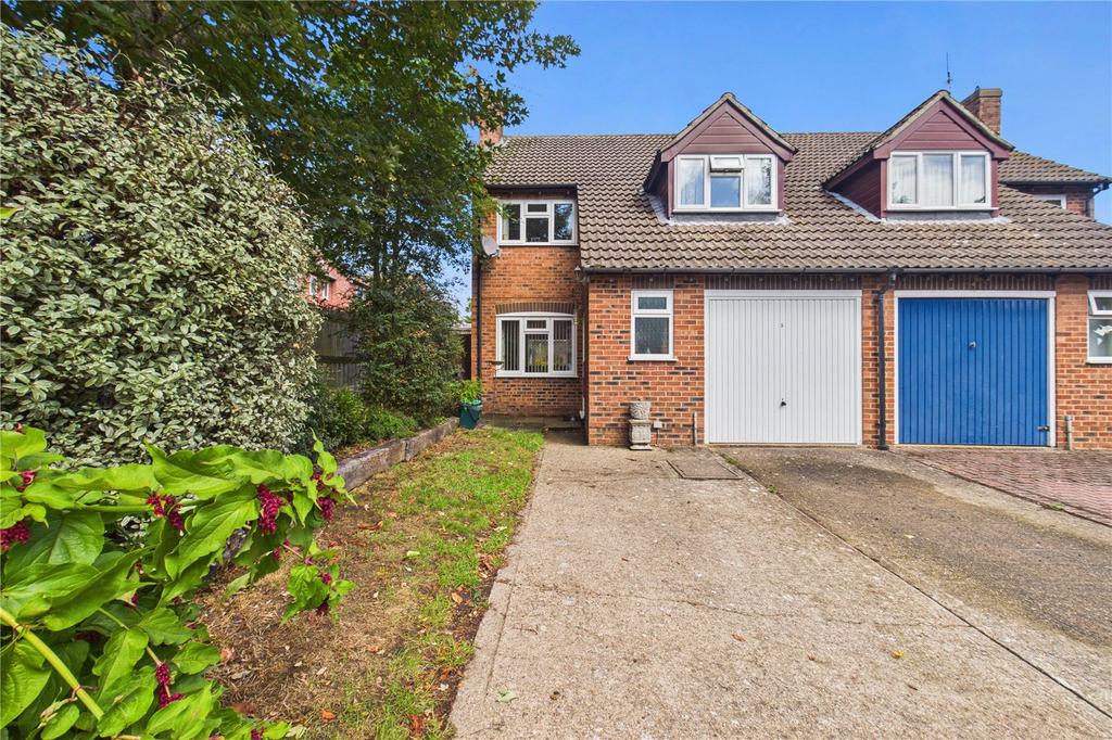Tarragon Way, Burghfield Common... 3 bed semi-detached house for sale ...