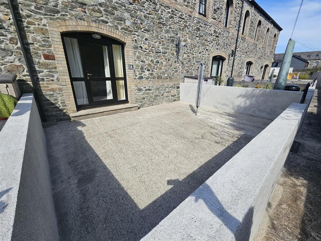Front Garden.jpg