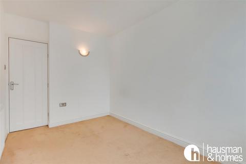 2 bedroom flat for sale, Hendon Hall Court, NW4
