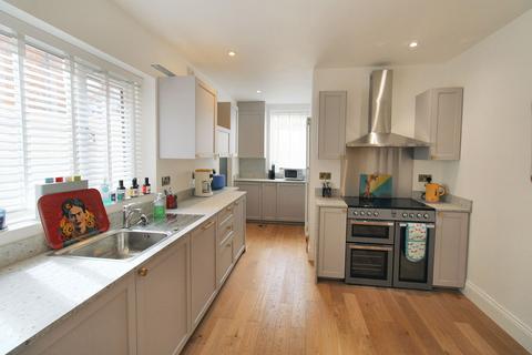 undefined, Rothwell Road, Gosforth, Newcastle upon Tyne, Tyne and Wear, NE3 1TY
