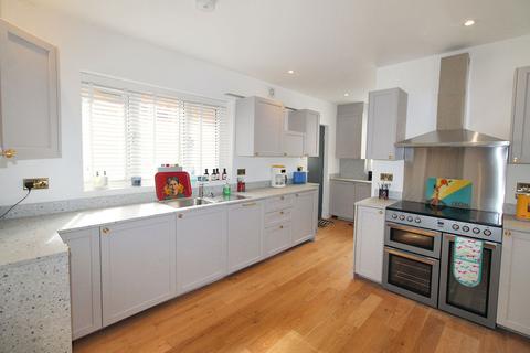undefined, Rothwell Road, Gosforth, Newcastle upon Tyne, Tyne and Wear, NE3 1TY