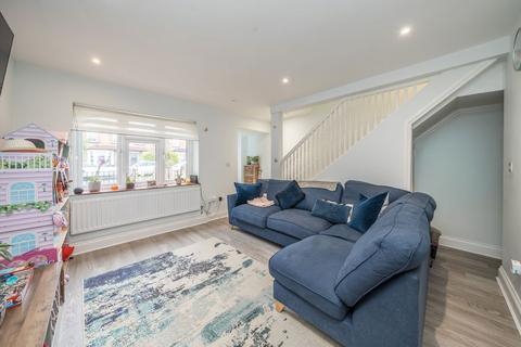 76 Hounslow Road, Twickenham, TW2 7EX