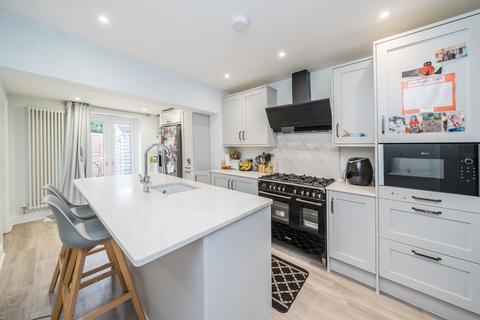 76 Hounslow Road, Twickenham, TW2 7EX