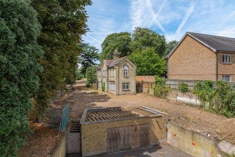 undefined, Isabel Hill Close, Hampton TW12