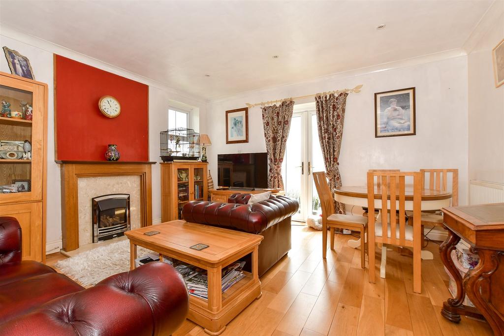 Lounge/ Dining Room