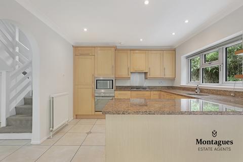 undefined, High Road, Loughton, IG10
