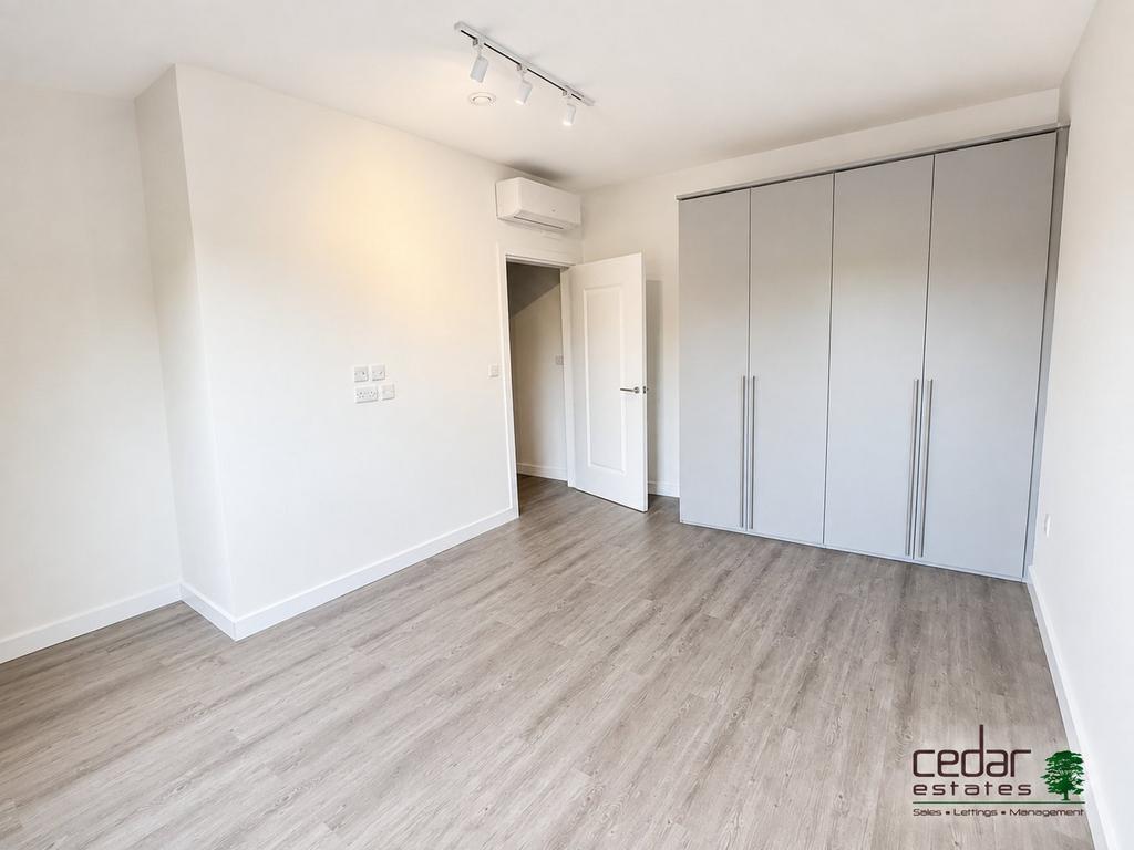 Apartment in London, Brent Cross - View 3