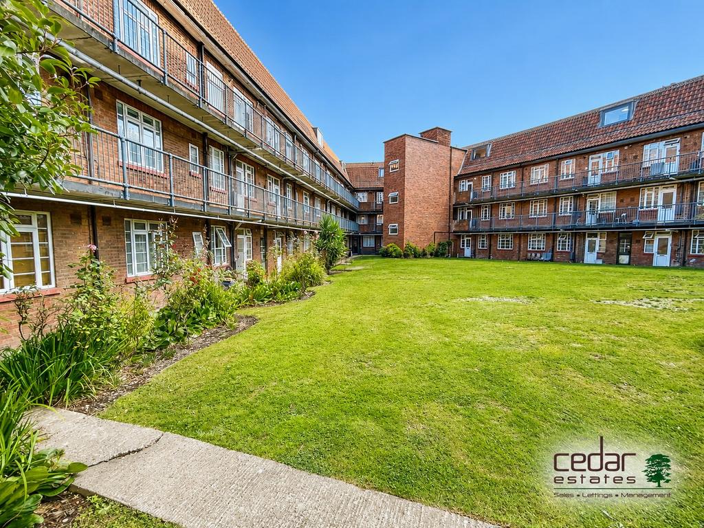Apartment in London, Brent Cross - More