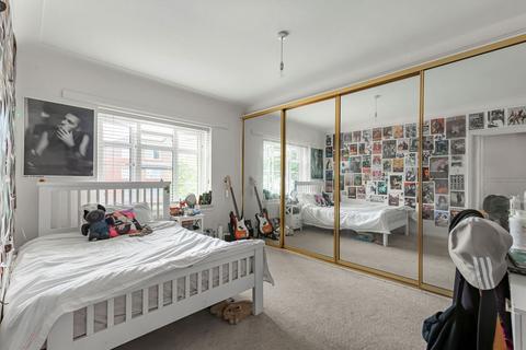 3 bedroom flat for sale, St. Mark's Hill, Surbiton KT6