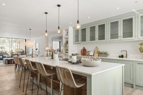 5 bedroom end of terrace house for sale, Lakeside Road, London, W14