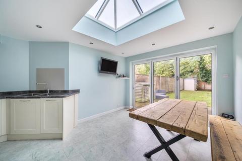 36 Lansdown Close, Woking, GU21 8TG
