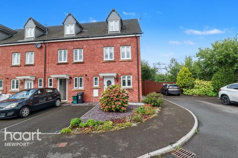 3 bedroom semi-detached house for sale, Sunbeam Close, Newport