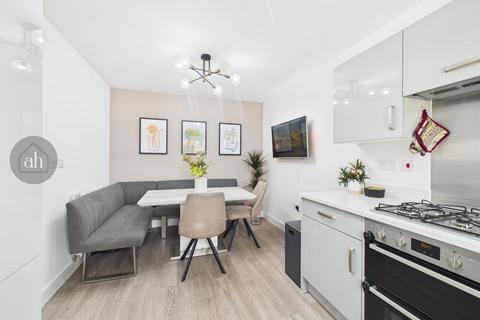 4 bedroom townhouse for sale, Lady Road, Thurston