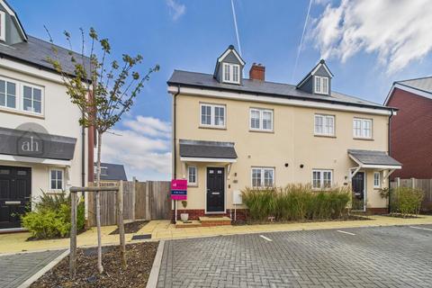 4 bedroom townhouse for sale, Lady Road, Thurston
