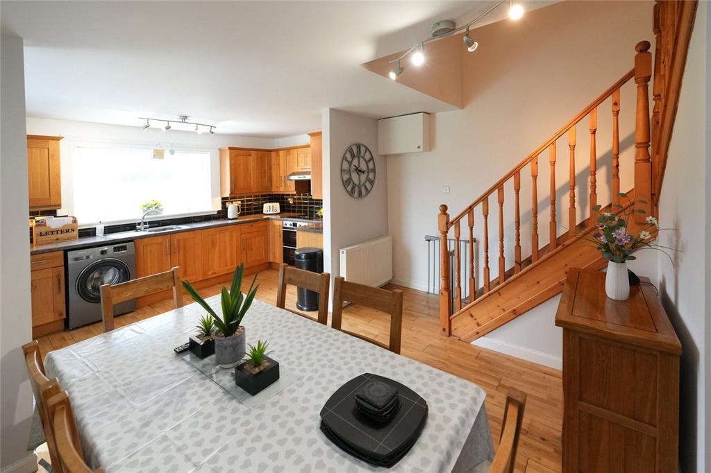 Kitchen /Dining