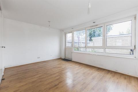 31 Carroll Close, London, E15 1RS