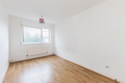 31 Carroll Close, London, E15 1RS