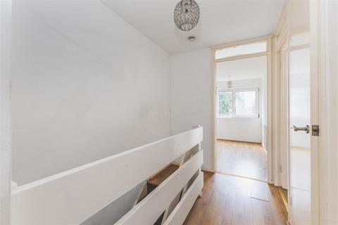 31 Carroll Close, London, E15 1RS