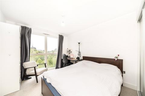 2 bedroom apartment for sale, Lakeside Drive, London NW10