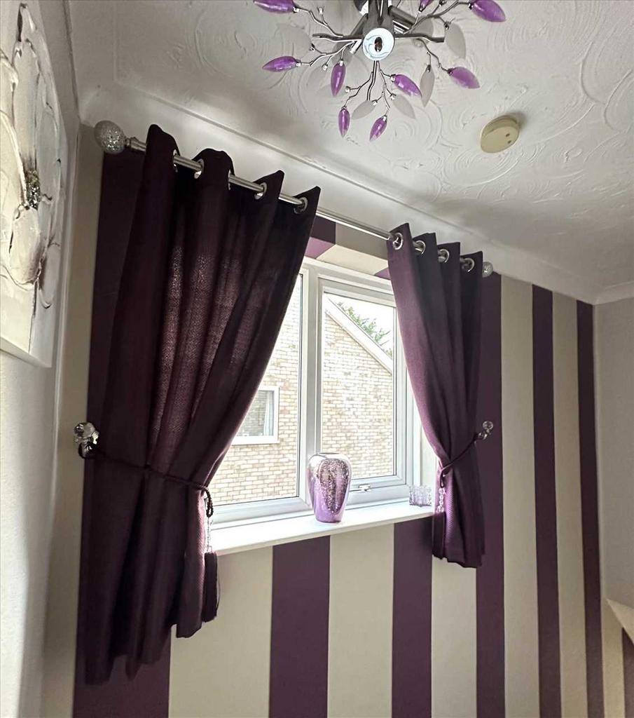 Rear bedroom 2: