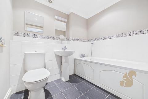 2 bedroom ground floor flat for sale, Shrub End Road, Colchester