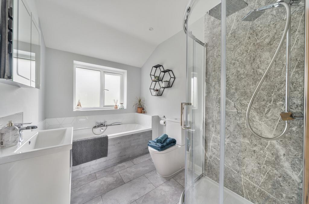 1345557-5-68b84df...