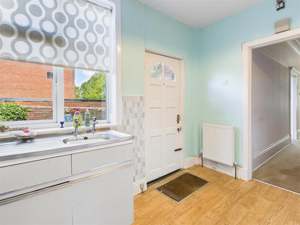 CAM04279 G0-PR0187-STILL052.jpg