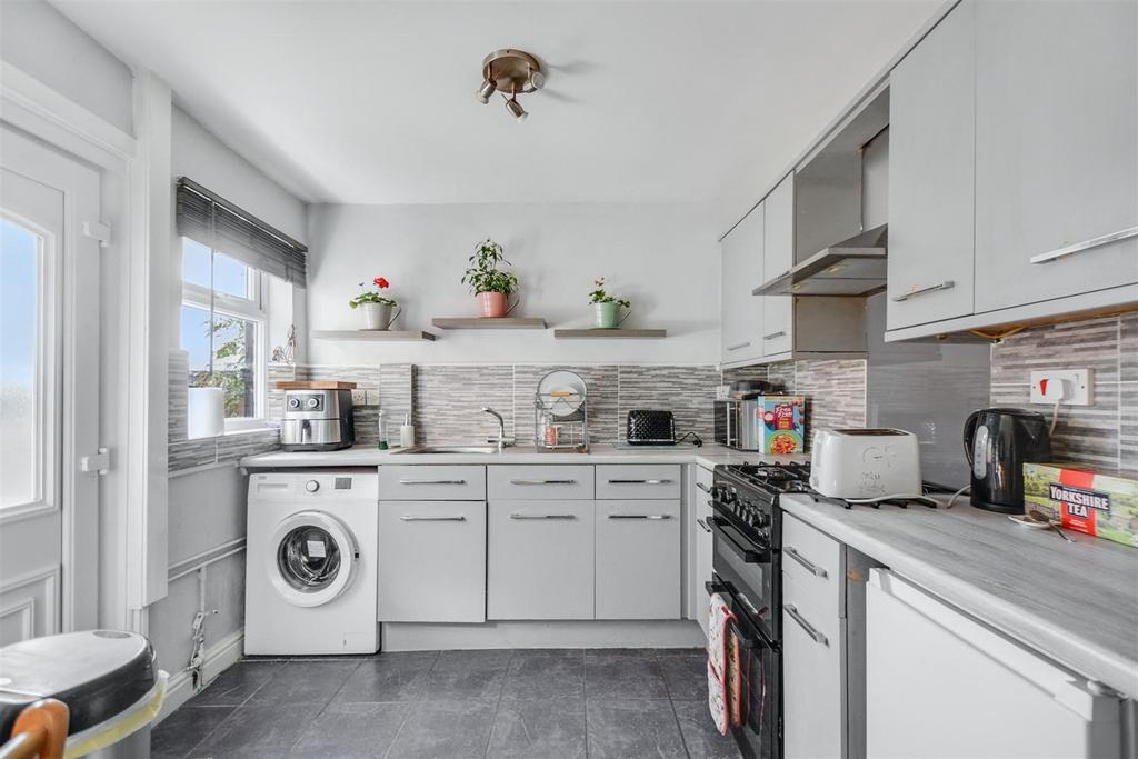 Kitchen 1.jpeg