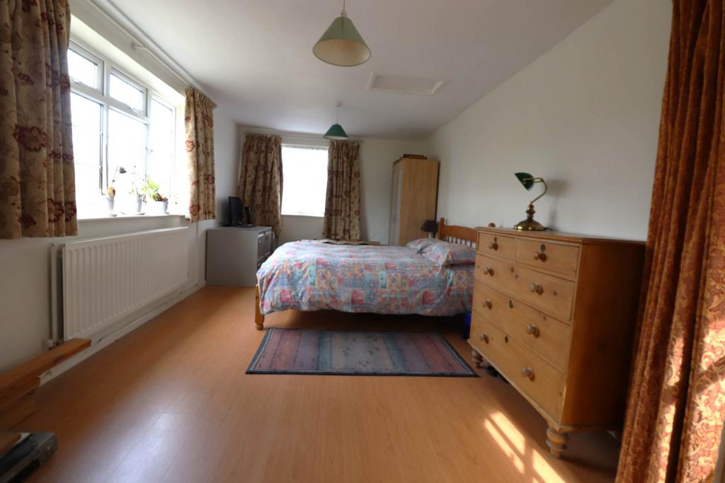 Rear bedroom db