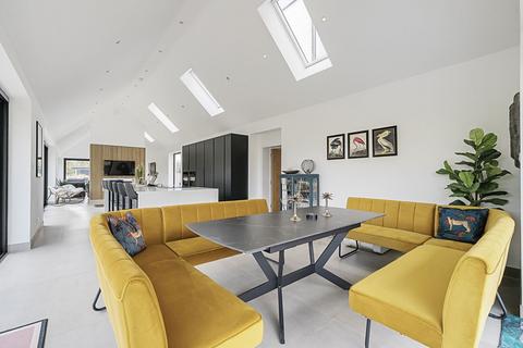 2 Main Road, Littleton, Winchester, SO22 6PS