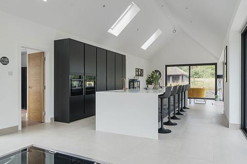 2 Main Road, Littleton, Winchester, SO22 6PS