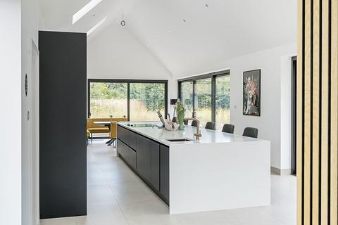 2 Main Road, Littleton, Winchester, SO22 6PS
