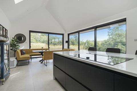 2 Main Road, Littleton, Winchester, SO22 6PS