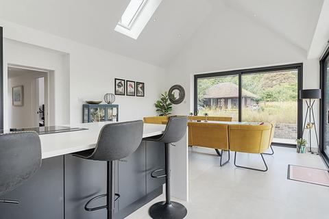 2 Main Road, Littleton, Winchester, SO22 6PS