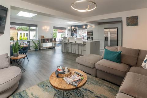 8 Eclipse Road, Alcester, B49 5EH